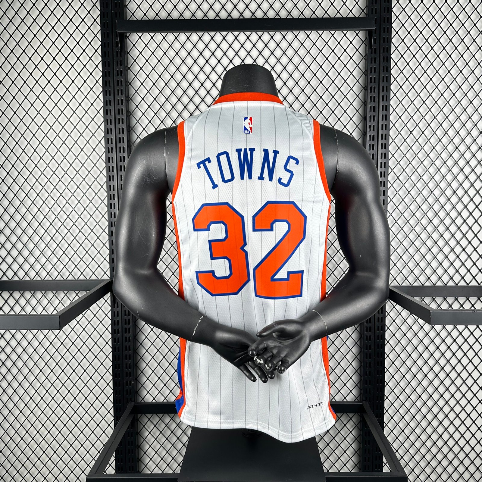 25th Season Knicks City Edition No. 32 Towns - Image 6